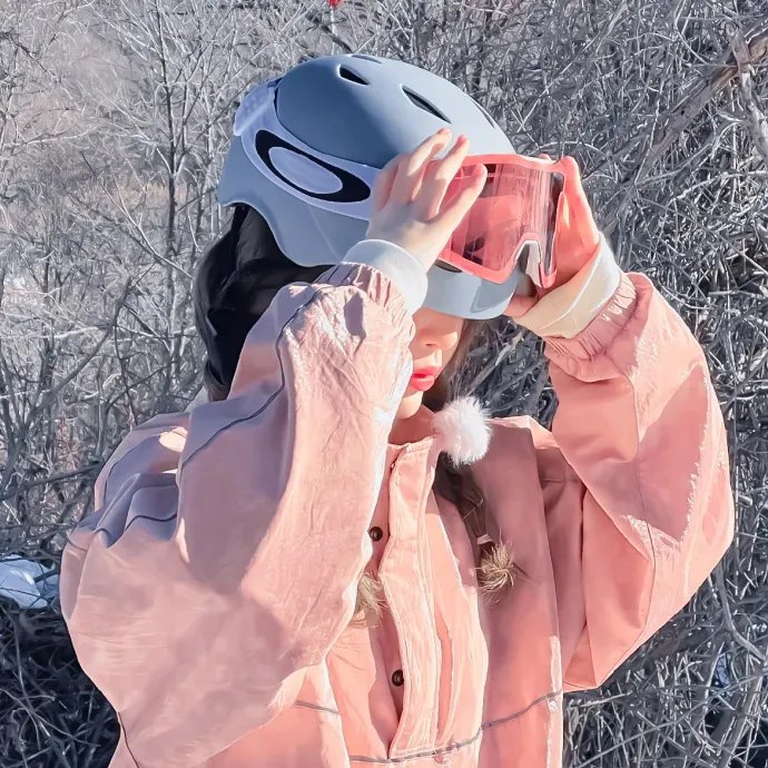 出柜好莱鸟 高清封面
